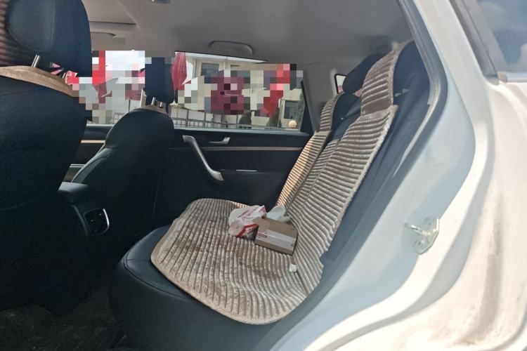 Used Haval M6 2019 1.5T Manual Two-Wheel Drive Elite Version China VI Standard Left Rear Seat