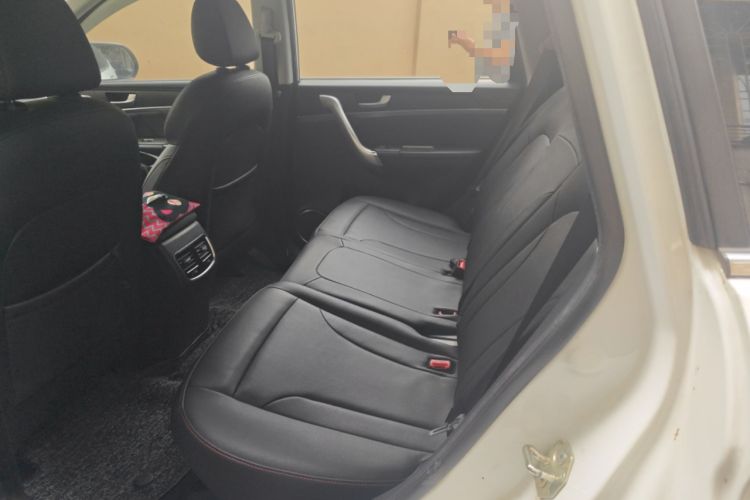 Used Haval M6 2019 1.5T Manual Two-Wheel Drive Elite Version China VI Standard Left Rear Seat