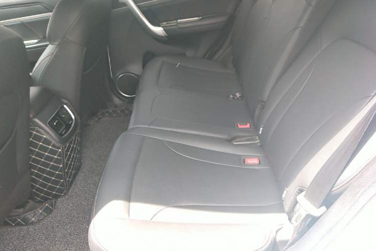 Used Haval M6 2019 1.5T Manual Two-Wheel Drive Elite Version China VI Standard Left Rear Seat