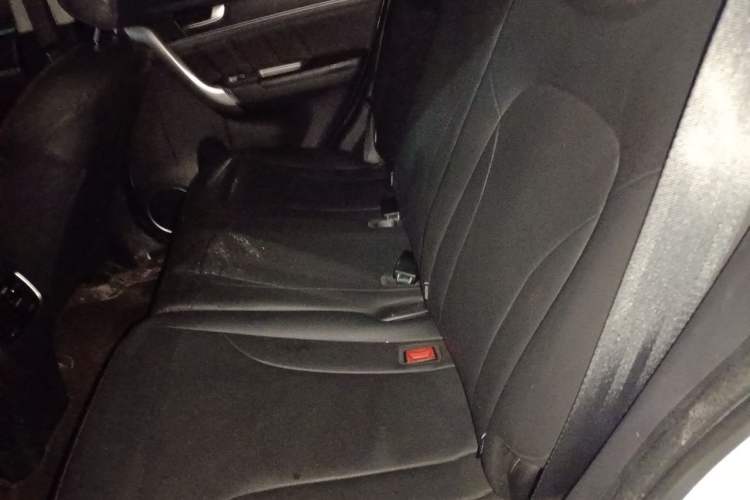 Used Haval M6 2019 1.5T DCT Two-Wheel Drive Elite Version China VI Standard Left Rear Seat