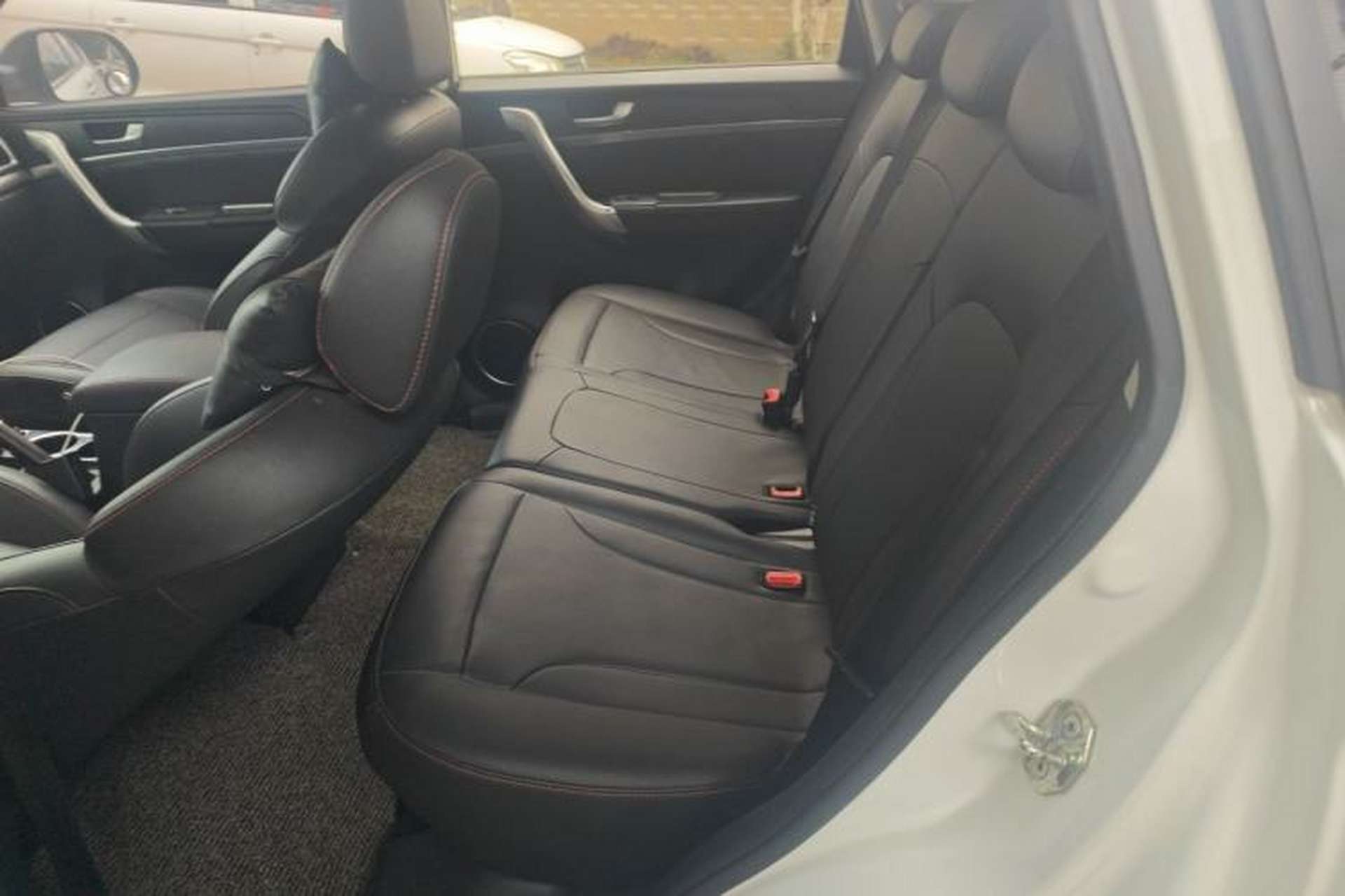 Used Haval M6 2019 1.5T DCT Two-Wheel Drive Elite Version China VI Standard Left Rear Seat