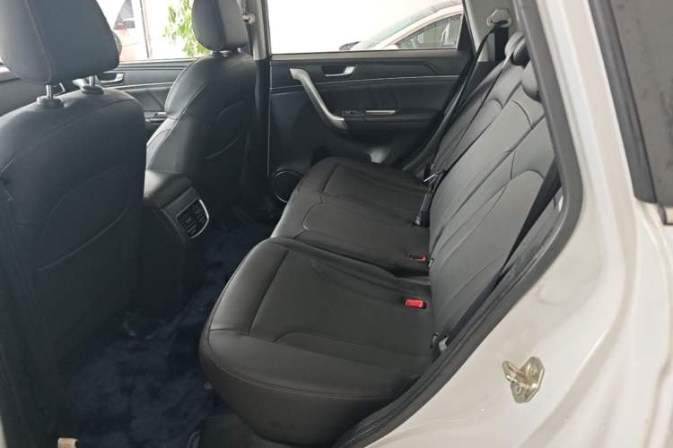 Used Haval M6 2019 1.5T DCT Two-Wheel Drive Elite Version China VI Standard Left Rear Seat