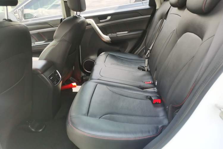 Used Haval M6 2019 1.5T DCT Two-Wheel Drive Elite Version China VI Standard Left Rear Seat