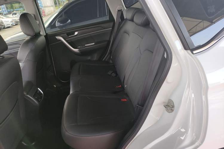 Used Haval M6 2019 1.5T DCT Two-Wheel Drive Elite Version China VI Standard Left Rear Seat