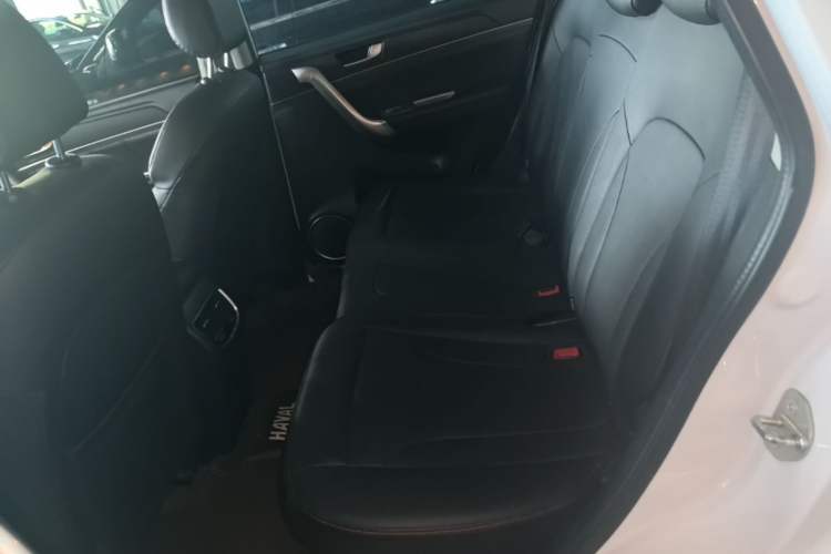 Used Haval M6 2019 1.5T Manual Two-Wheel Drive Elite Version China VI Standard Left Rear Seat