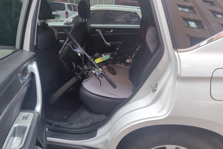 Used Haval M6 2019 1.5T DCT Two-Wheel Drive Urban Version China VI Standard Left Rear Seat