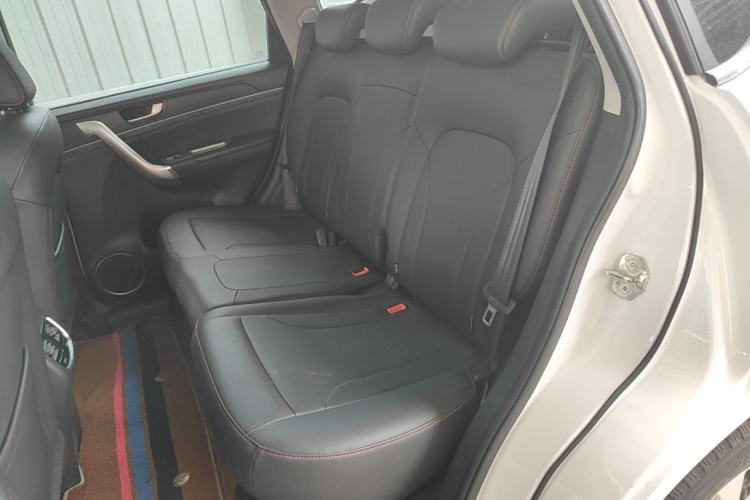 Used Haval M6 2019 1.5T DCT Two-Wheel Drive Elite Version China VI Standard Left Rear Seat
