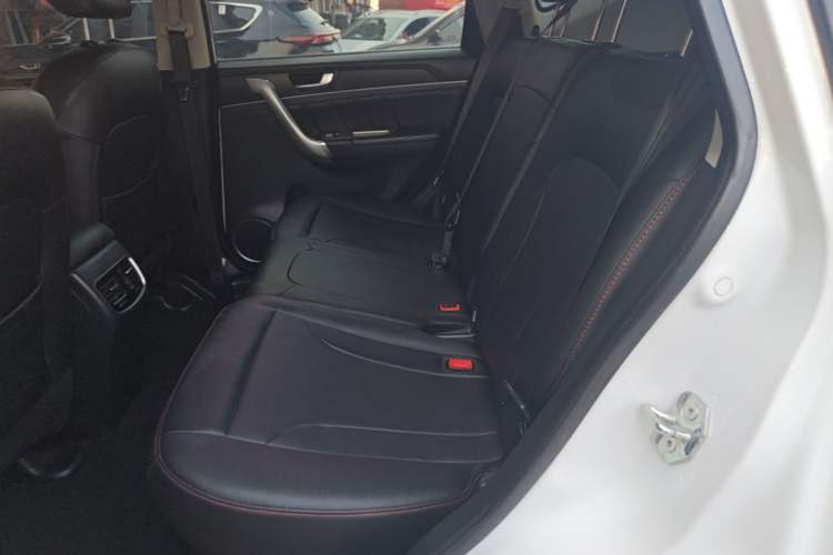 Used Haval M6 2019 1.5T DCT Two-Wheel Drive Elite Version China VI Standard Left Rear Seat