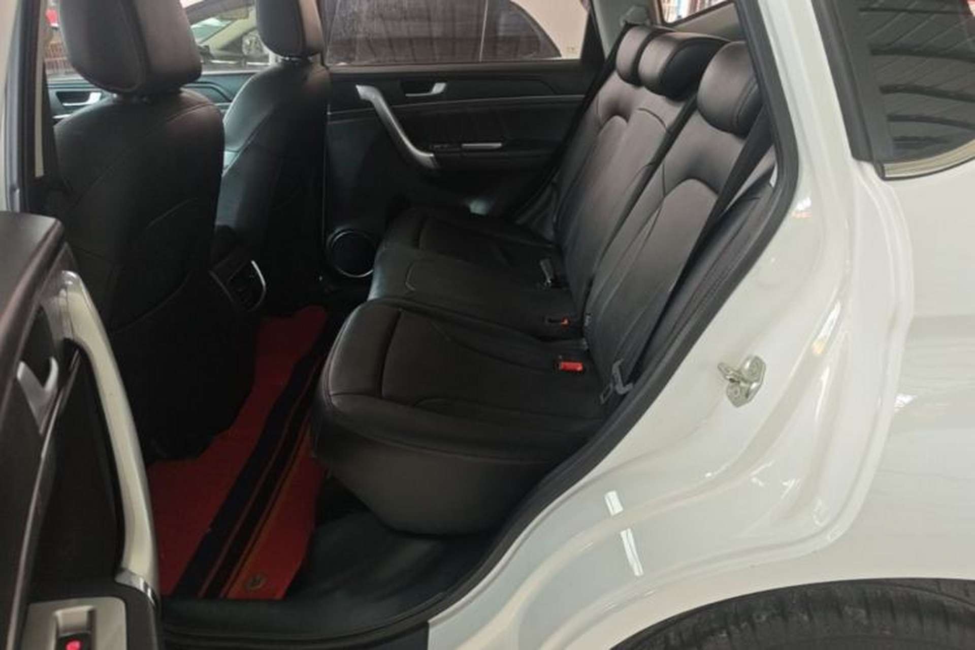 Used Haval M6 2019 1.5T DCT Two-Wheel Drive Elite Version China VI Standard Left Rear Seat