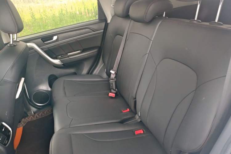 Used Haval M6 2019 1.5T DCT Two-Wheel Drive Elite Version China VI Standard Left Rear Seat
