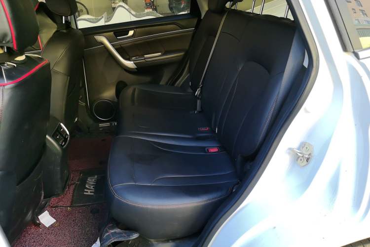Used Haval M6 2019 1.5T DCT Two-Wheel Drive Elite Version China VI Standard Left Rear Seat