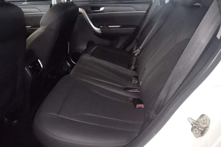 Used Haval M6 2019 1.5T DCT Two-Wheel Drive Elite Version China VI Standard Left Rear Seat