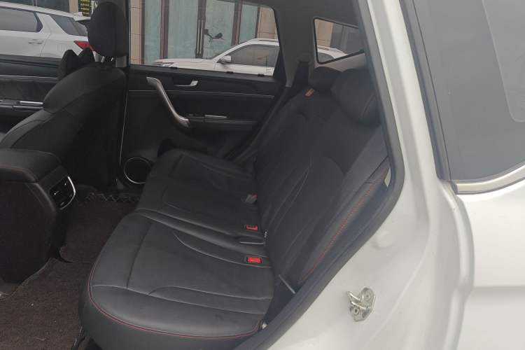 Used Haval M6 2019 1.5T DCT Two-Wheel Drive Elite Version China VI Standard Left Rear Seat