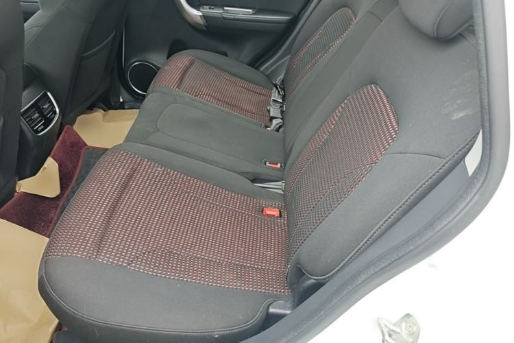 Used Haval M6 2019 1.5T Manual Two-Wheel Drive Urban Version China VI Standard Left Rear Seat