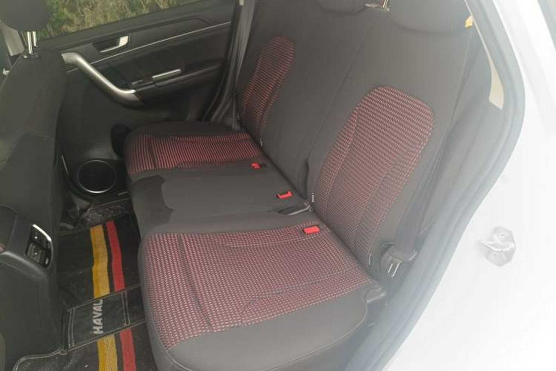 Used Haval M6 2019 1.5T Manual Two-Wheel Drive Urban Version China VI Standard Left Rear Seat