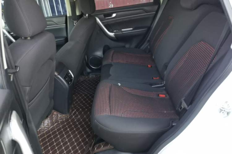 Used Haval M6 2019 1.5T Manual Two-Wheel Drive Urban Version China VI Standard Left Rear Seat