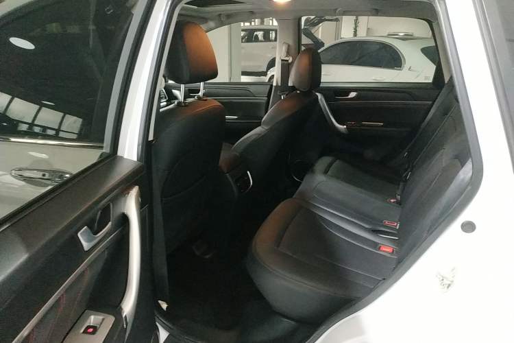 Used Haval M6 2019 1.5T DCT Two-Wheel Drive Value Edition China VI Standard Left Rear Seat