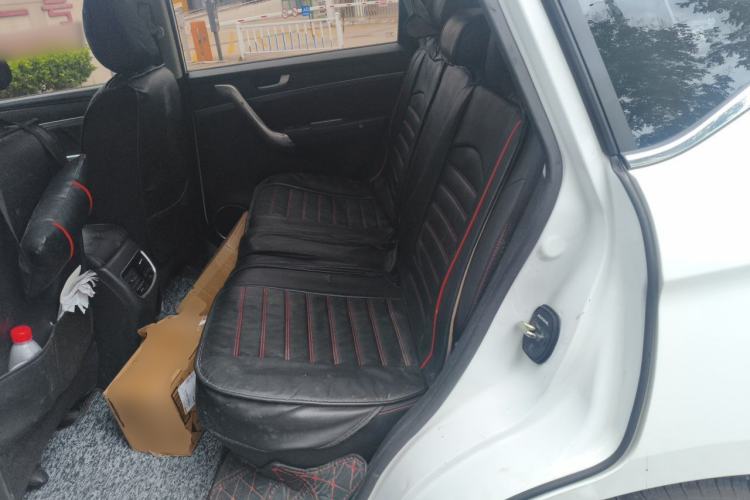 Used Haval M6 2019 1.5T Manual Two-Wheel Drive Elite Version China V Standard Left Rear Seat
