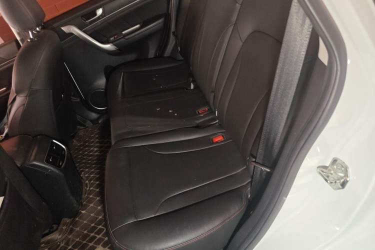 Used Haval M6 2019 1.5T DCT Two-Wheel Drive Value Edition China VI Standard Left Rear Seat