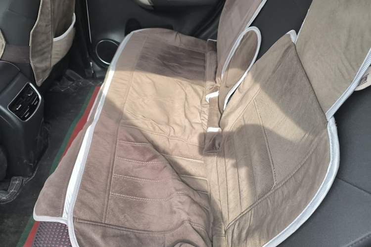 Used Haval M6 2019 1.5T Manual Two-Wheel Drive Urban Version China VI Standard Left Rear Seat