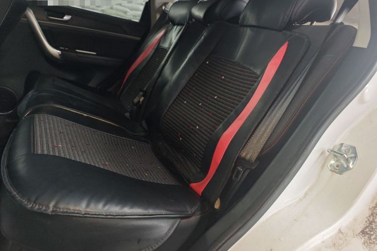 Used Haval M6 2019 1.5T DCT Two-Wheel Drive Elite Version China VI Standard Left Rear Seat