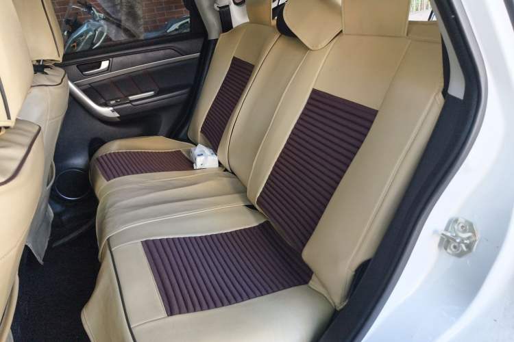 Used Haval M6 2019 1.5T Manual Two-Wheel Drive Elite Version China VI Standard Left Rear Seat