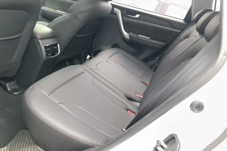 Used Haval M6 2019 1.5T DCT Two-Wheel Drive Elite Version China VI Standard Left Rear Seat