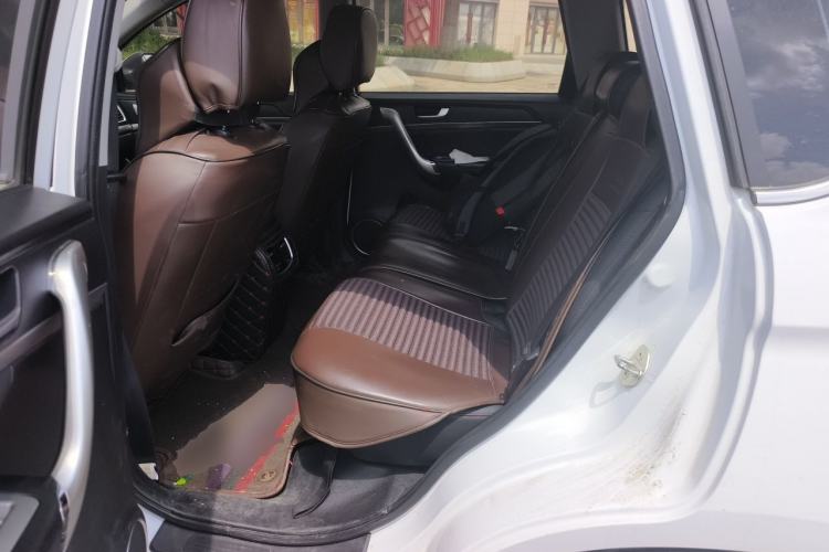 Used Haval M6 2019 1.5T DCT Two-Wheel Drive Elite Version China VI Standard Left Rear Seat