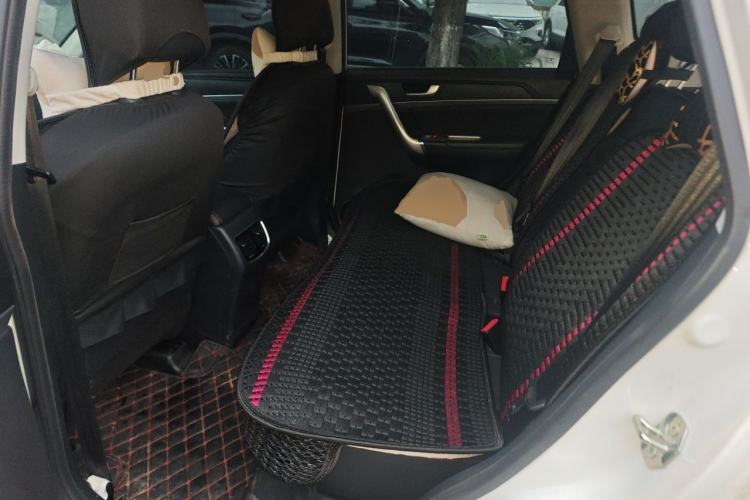 Used Haval M6 2019 1.5T DCT Two-Wheel Drive Elite Version China VI Standard Left Rear Seat