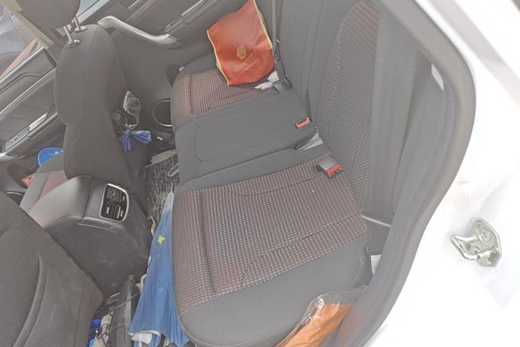 Used Haval M6 2019 1.5T Manual Two-Wheel Drive Urban Version China VI Standard Left Rear Seat
