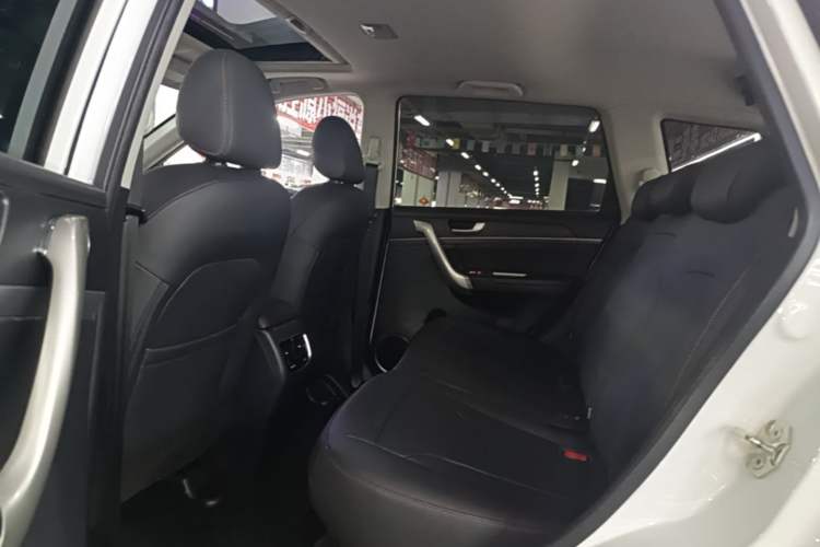 Used Haval M6 2019 1.5T DCT Two-Wheel Drive Elite Version China VI Standard Left Rear Seat