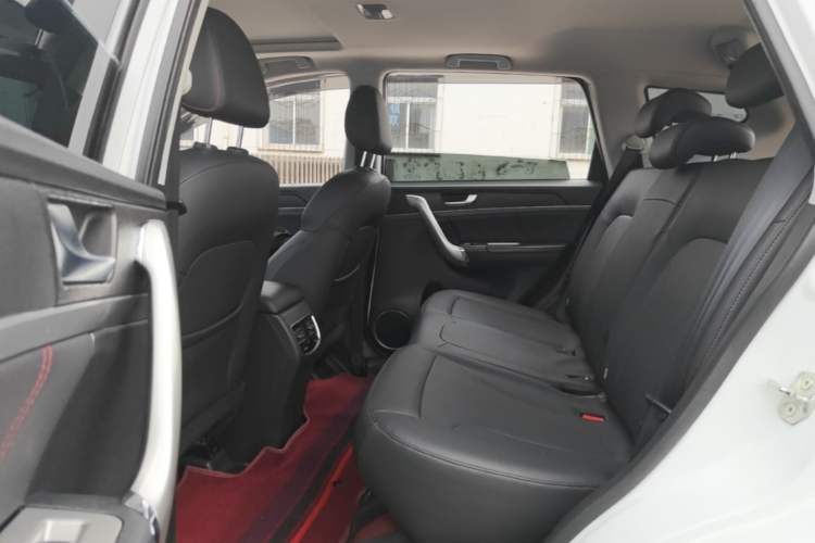 Used Haval M6 2019 1.5T DCT Two-Wheel Drive Elite Version China VI Standard Left Rear Seat