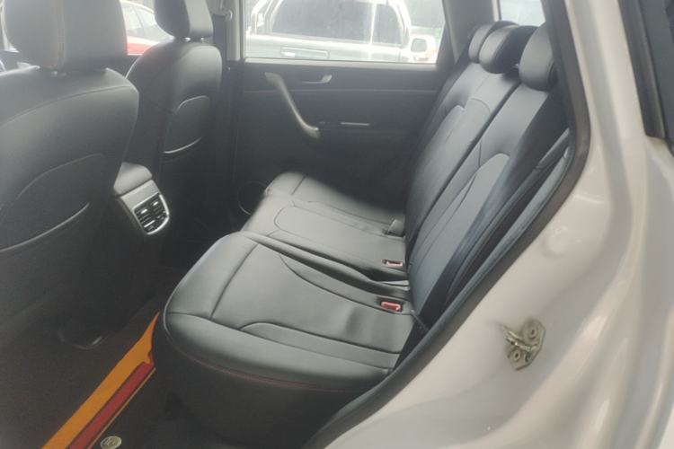 Used Haval M6 2019 1.5T DCT Two-Wheel Drive Elite Version China VI Standard Left Rear Seat