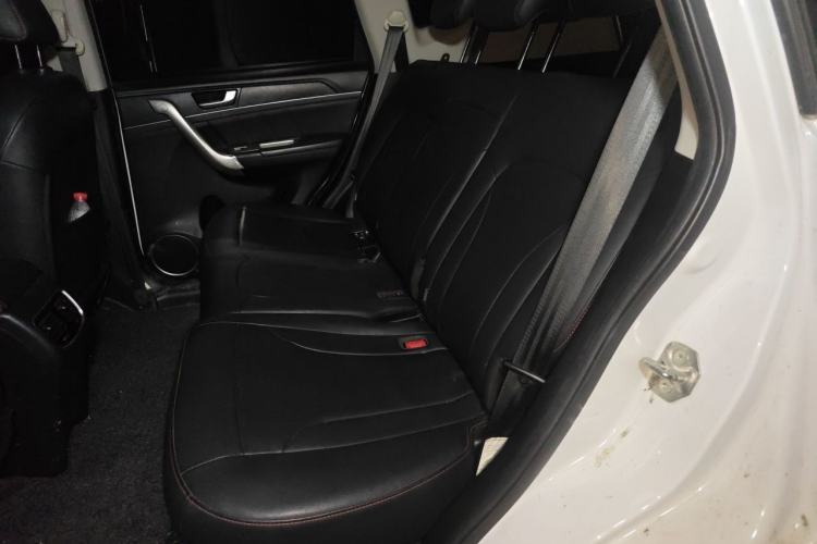 Used Haval M6 2019 1.5T Manual Two-Wheel Drive Elite Version China VI Standard Left Rear Seat