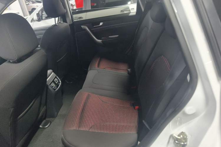 Used Haval M6 2019 1.5T DCT Two-Wheel Drive Urban Version China V Standard Left Rear Seat