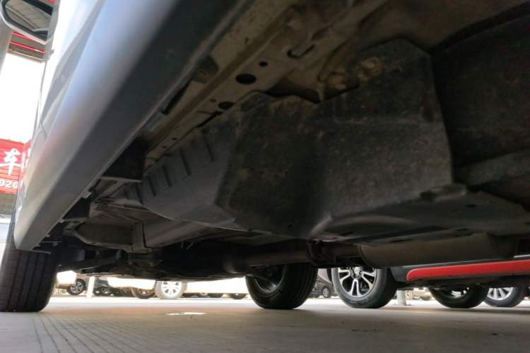 Used Haval M6 2019 1.5T DCT Two-Wheel Drive Value Edition China VI Standard Left Side Sill