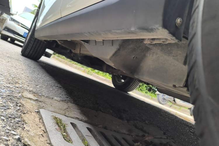 Used Haval M6 2019 1.5T DCT Two-Wheel Drive Elite Version China V Standard Left Side Sill