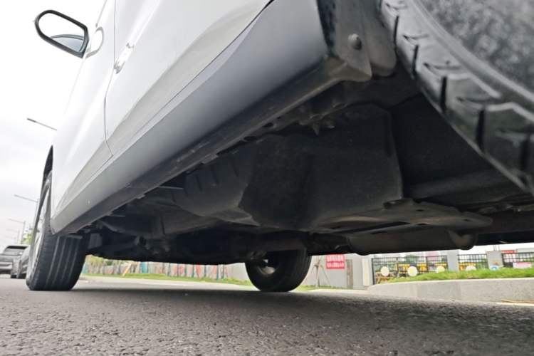 Used Haval M6 2019 1.5T DCT Two-Wheel Drive Value Edition China VI Standard Left Side Sill