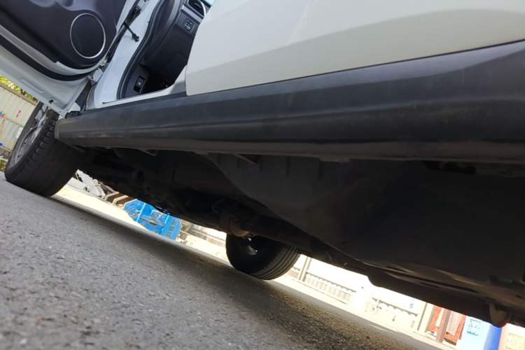 Used Haval M6 2019 1.5T Manual Two-Wheel Drive Elite Version China VI Standard Left Side Sill