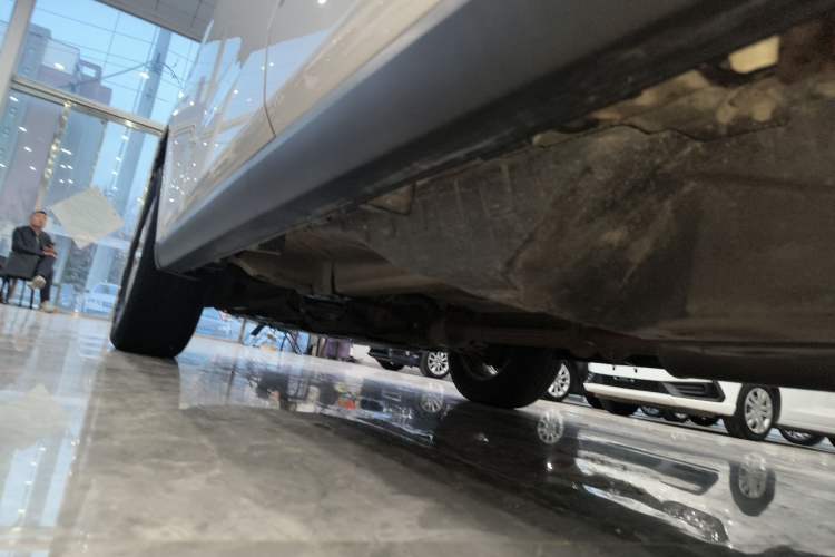 Used Haval M6 2019 1.5T DCT Two-Wheel Drive Value Edition China VI Standard Left Side Sill