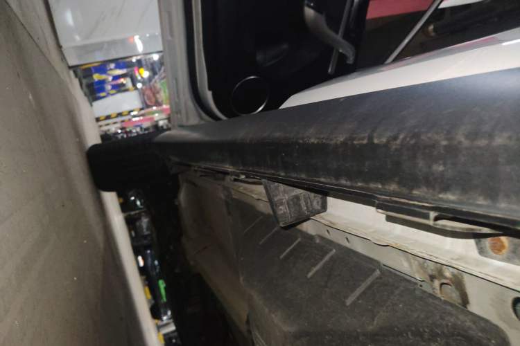 Used Haval M6 2019 1.5T Manual Two-Wheel Drive Urban Version China VI Standard Left Side Sill