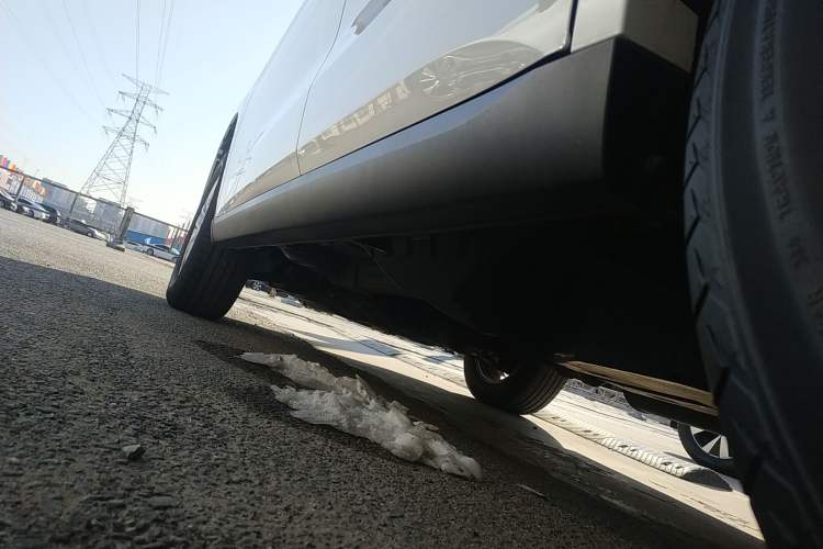 Used Haval M6 2019 1.5T DCT Two-Wheel Drive Value Edition China VI Standard Left Side Sill