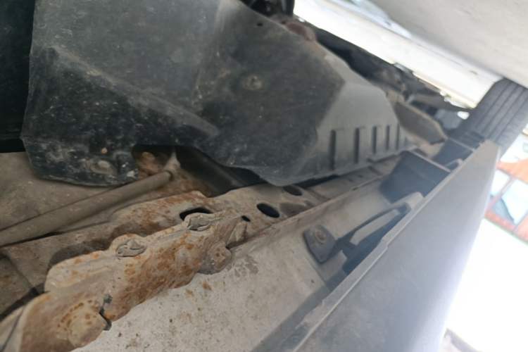 Used Haval M6 2019 1.5T DCT Two-Wheel Drive Value Edition China VI Standard Left Side Sill