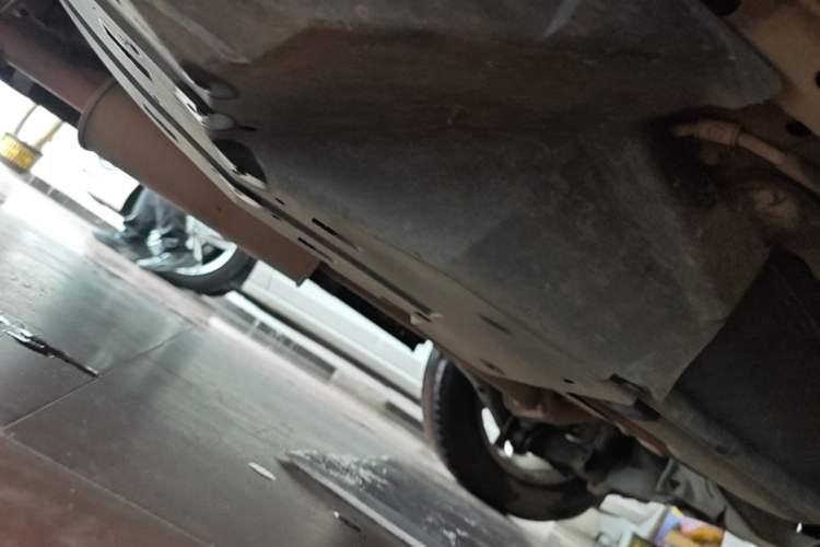 Used Haval M6 2019 1.5T DCT Two-Wheel Drive Elite Version China VI Standard Left Side Sill