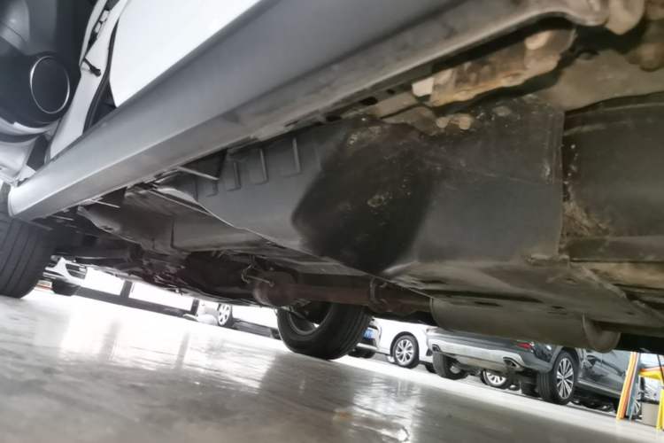 Used Haval M6 2019 1.5T DCT Two-Wheel Drive Value Edition China VI Standard Left Side Sill