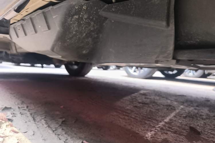 Used Haval M6 2019 1.5T DCT Two-Wheel Drive Value Edition China VI Standard Left Side Sill