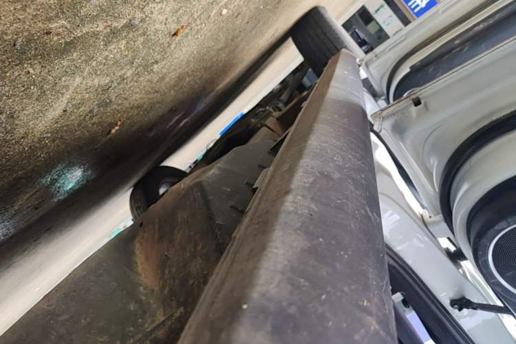 Used Haval M6 2019 1.5T DCT Two-Wheel Drive Value Edition China VI Standard Left Side Sill