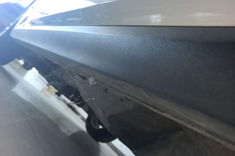 Used Haval M6 2019 1.5T DCT Two-Wheel Drive Value Edition China VI Standard Left Side Sill