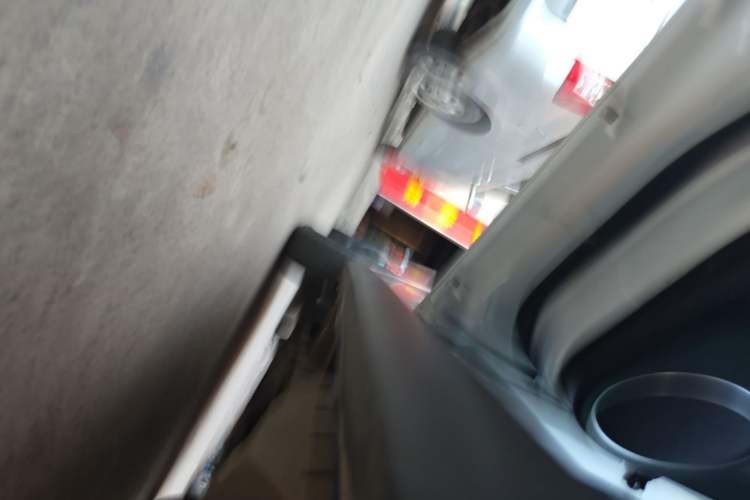 Used Haval M6 2019 1.5T DCT Two-Wheel Drive Elite Version China VI Standard Left Side Sill