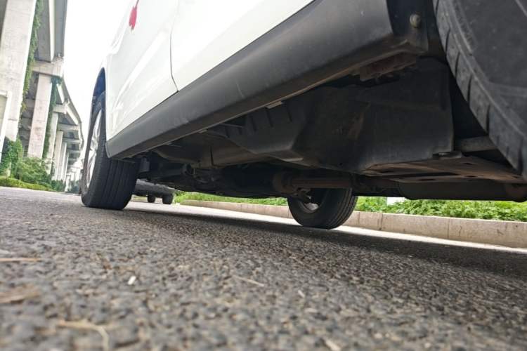 Used Haval M6 2019 1.5T DCT Two-Wheel Drive Elite Version China VI Standard Left Side Sill